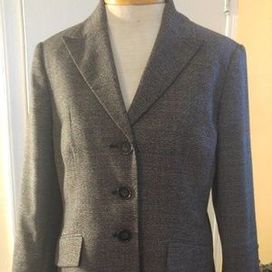 Jones New York Womens Blazer Size is Medium